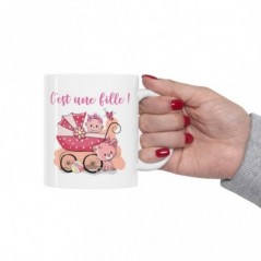 Mug C'est une fille - Idée cadeau - Tasse en céramique 