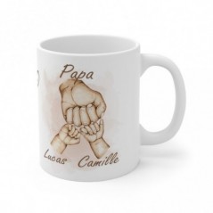 Mug La Famille personnalisable avec prénoms - Tasse personnalisée Papa avec 2 mains d'enfants